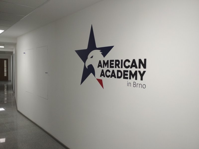 Vylohy-American-Academy3